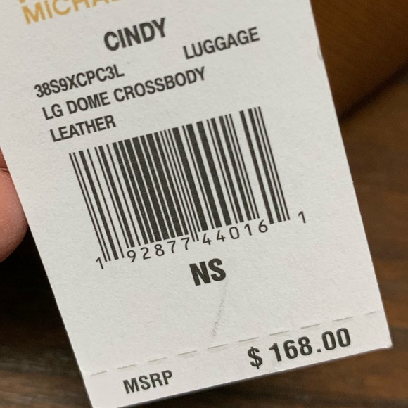 ✅NWT Michael Kors Cindy Dome Crossbody - Picture 6 of 8